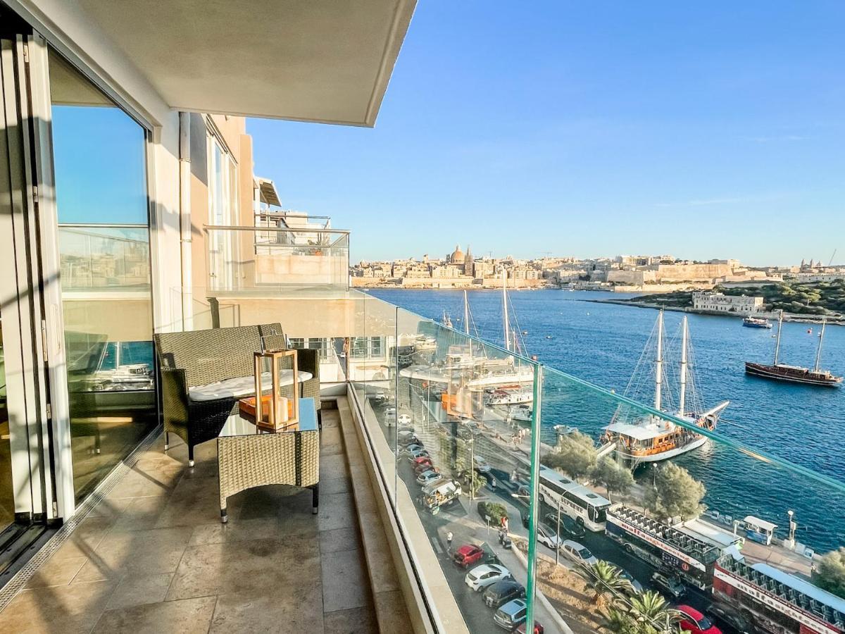 Unique Seafront Triplex Penthouse With Panoramic Bedroom & Rooftop Jacuzzi Overlooking Valletta Sliema Buitenkant foto