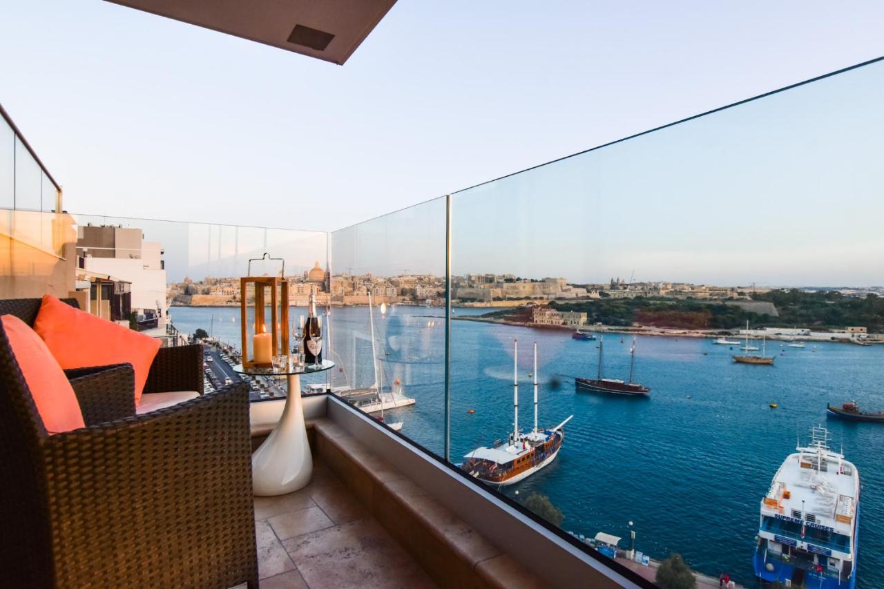 Unique Seafront Triplex Penthouse With Panoramic Bedroom & Rooftop Jacuzzi Overlooking Valletta Sliema Buitenkant foto
