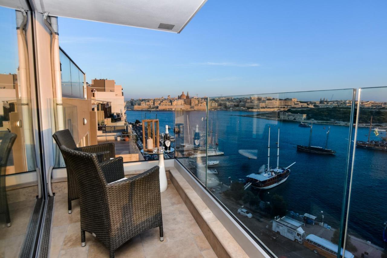 Unique Seafront Triplex Penthouse With Panoramic Bedroom & Rooftop Jacuzzi Overlooking Valletta Sliema Buitenkant foto